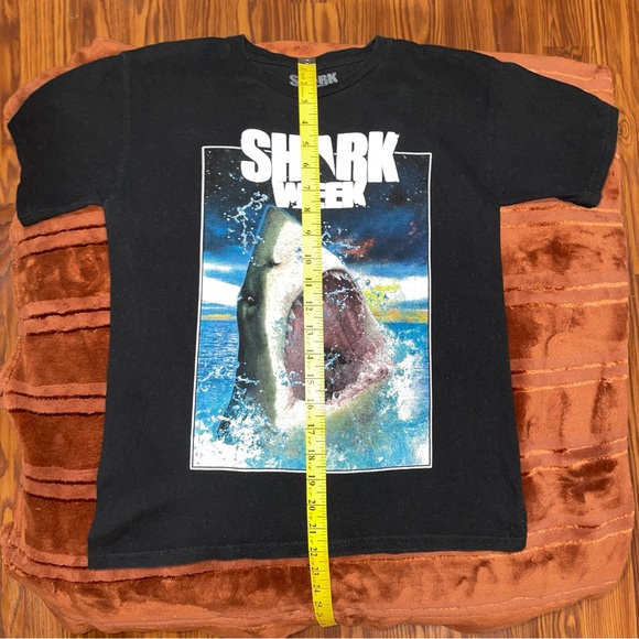 Lot of 3 EUC & VGUC Kids Tshirts: Shark Week, Minecraft Periodic Table, Canada - Picture 7 of 14